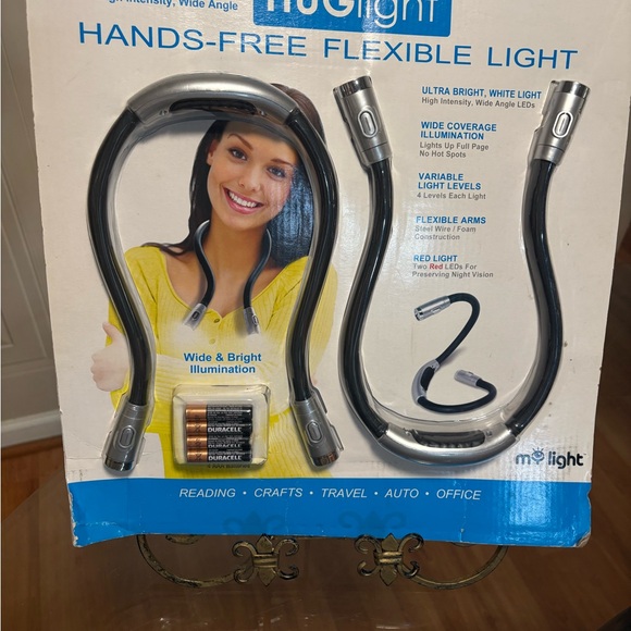 Hug Light Hands-Free Flexible LED High Intensity Wide Angle Light Two Pack - Picture 4 of 4